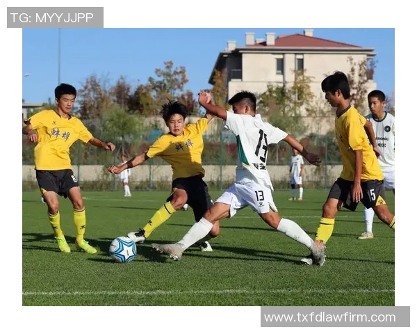 亚洲足球明星汇聚一堂打造最强球队展现无与伦比的竞技魅力与团结精神