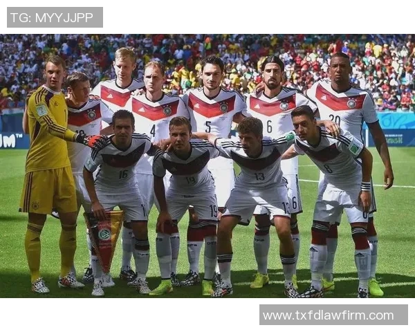 足球明星国家队合影展现团结与荣耀的瞬间