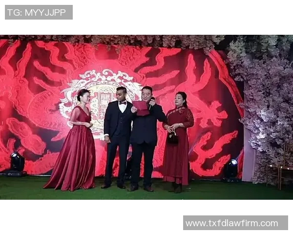 世界足球明星与中国妻子的爱情故事揭示跨国婚姻的魅力与挑战