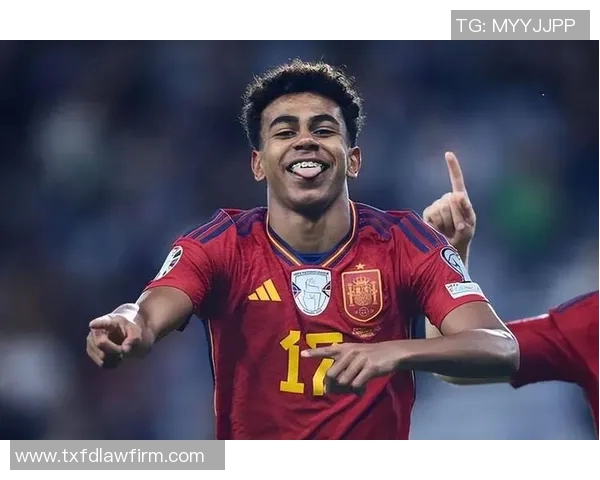 四号足球明星盘点及其在足球历史上的影响与成就分析